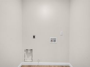 35 E Bigelow Oak Court Court, The Woodlands TX 77381