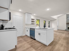 35 E Bigelow Oak Court Court, The Woodlands TX 77381