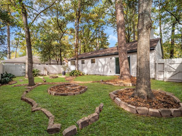 35 E Bigelow Oak Court Court, The Woodlands TX 77381