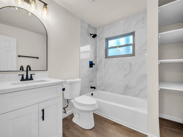 35 E Bigelow Oak Court Court, The Woodlands TX 77381