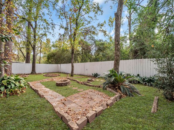 35 E Bigelow Oak Court Court, The Woodlands TX 77381