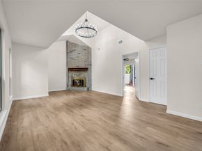 35 E Bigelow Oak Court Court, The Woodlands TX 77381