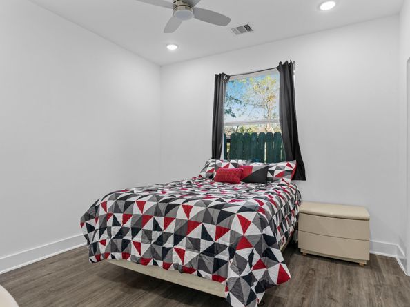 4013 ward Street, Houston TX 77021