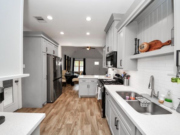 8349 Lenore Street, Houston TX 77017