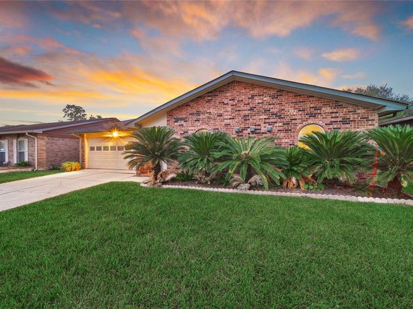 16810 Clan Macgregor Drive, Houston TX 77084