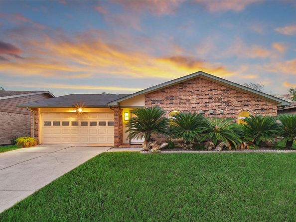 16810 Clan Macgregor Drive, Houston TX 77084