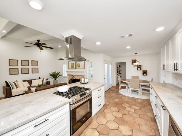 10150 Brinwood Drive, Houston TX 77043