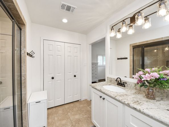 10150 Brinwood Drive, Houston TX 77043