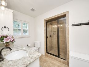 10150 Brinwood Drive, Houston TX 77043