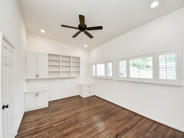 10150 Brinwood Drive, Houston TX 77043