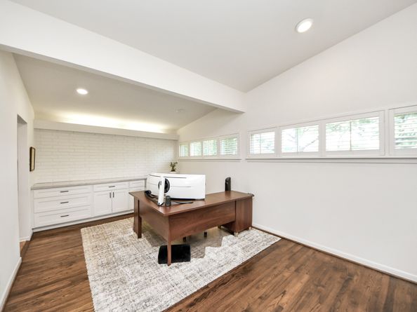 10150 Brinwood Drive, Houston TX 77043