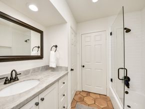 10150 Brinwood Drive, Houston TX 77043