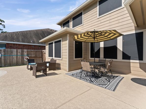 16918 Lake Willowby Lane, Houston TX 77044