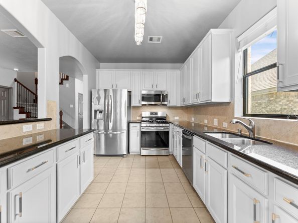 16918 Lake Willowby Lane, Houston TX 77044