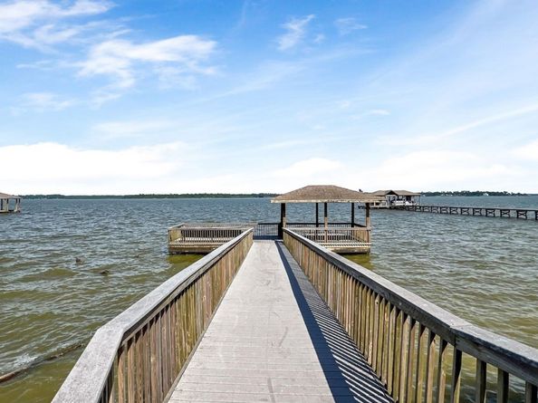 16918 Lake Willowby Lane, Houston TX 77044