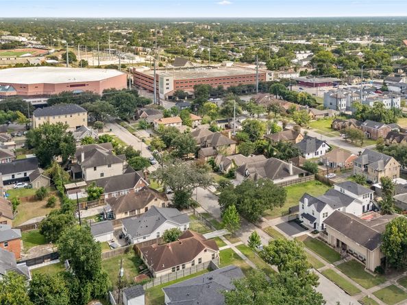2806 Rosewood Street, Houston TX 77004