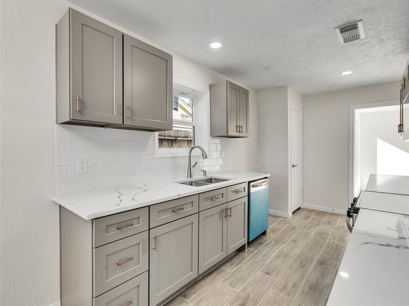 6303 Greenway Forest Lane, Houston TX 77088