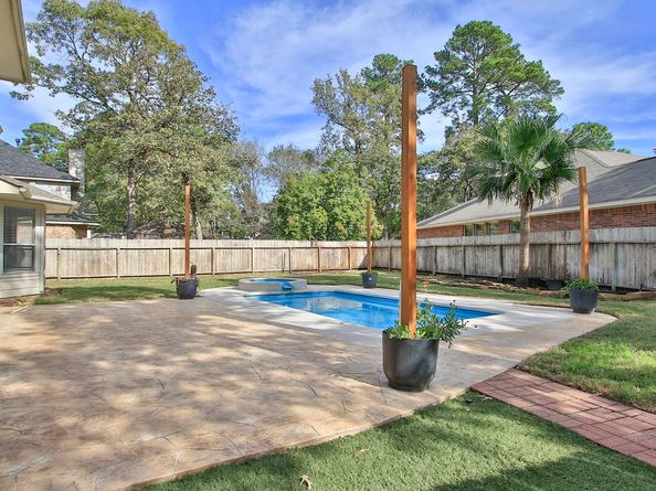 2 Sweet Birch Place, The Woodlands TX 77382