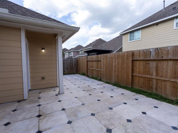 6442 Wilshire Lakes, Houston TX 77040