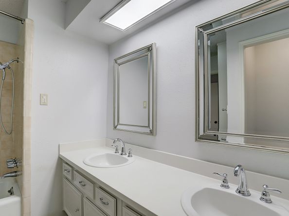 1132 Fries Road, Spring Valley Village TX 77055