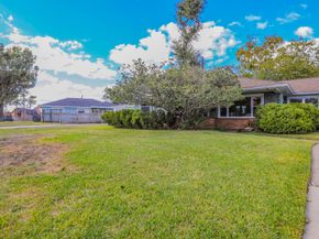 1111 Woodhill Road, Houston TX 77008