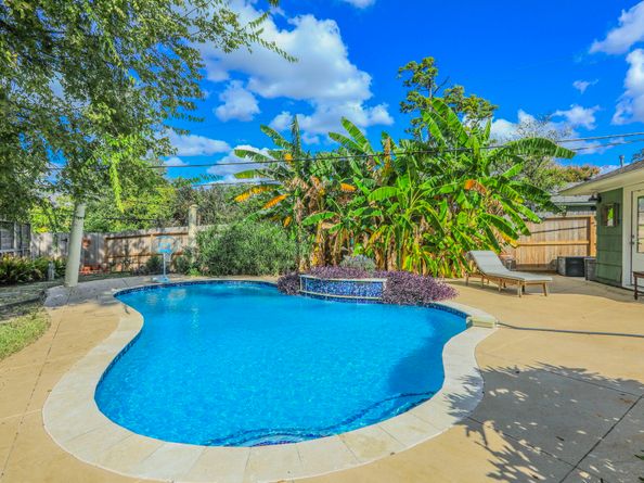 1111 Woodhill Road, Houston TX 77008