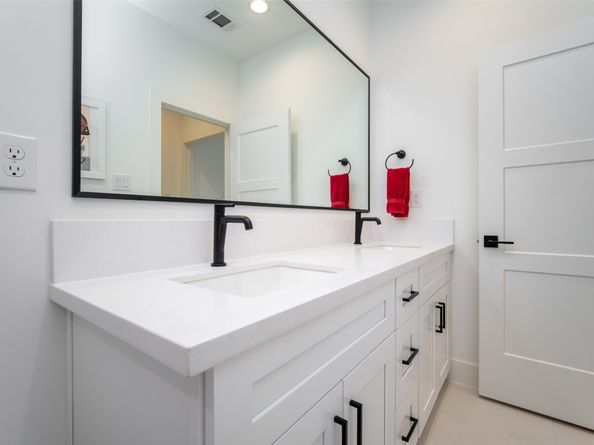 110 E 23rd Street, Houston TX 77008