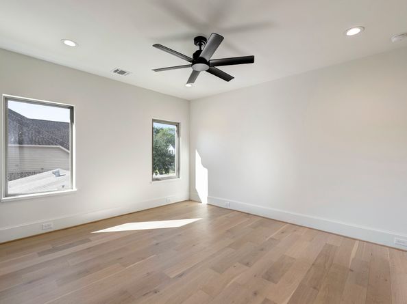 1001 Fisher Street, Houston TX 77018