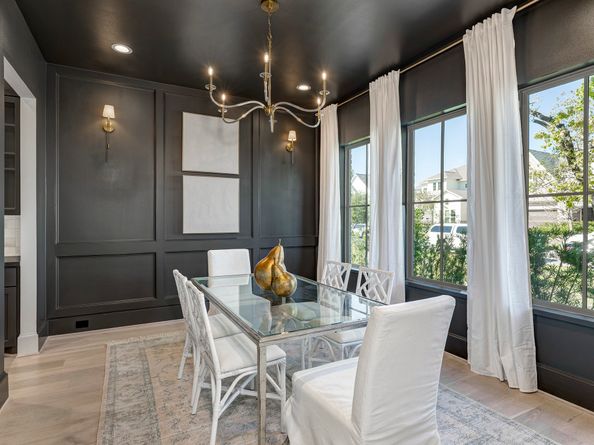 1001 Fisher Street, Houston TX 77018