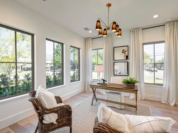 1001 Fisher Street, Houston TX 77018