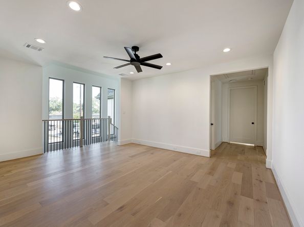 1001 Fisher Street, Houston TX 77018