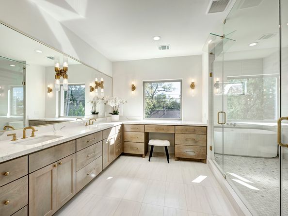 1001 Fisher Street, Houston TX 77018