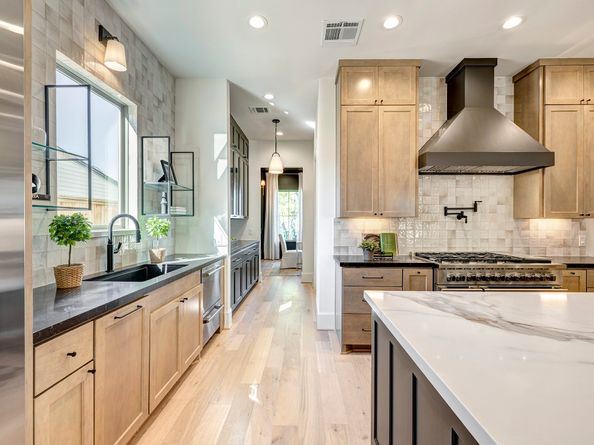 1001 Fisher Street, Houston TX 77018