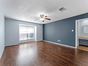 939 Memorial Village Drive 38, Houston TX 77024