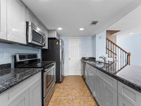 939 Memorial Village Drive 38, Houston TX 77024