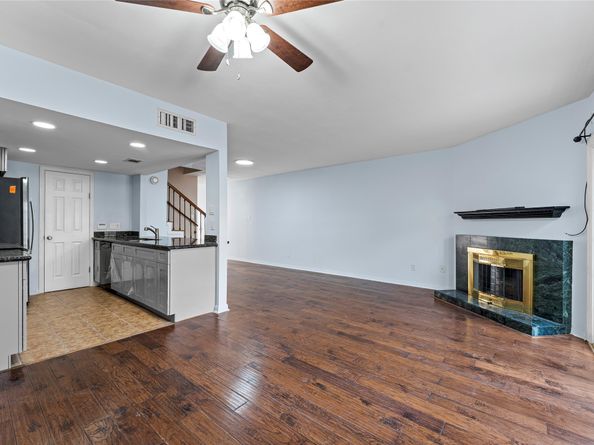 939 Memorial Village Drive 38, Houston TX 77024