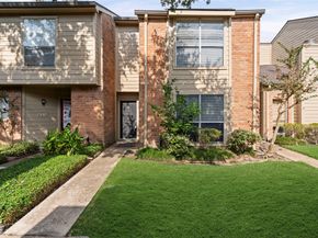 939 Memorial Village Drive 38, Houston TX 77024