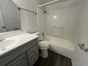 11540 Chimney Rock Road 108, Houston TX 77035