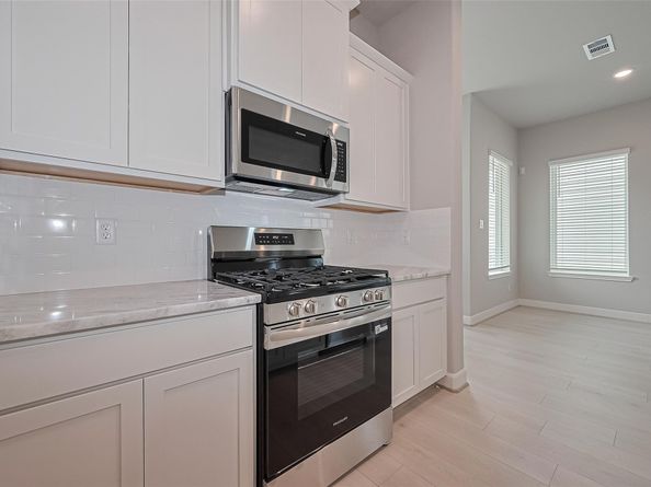 8933 Grovner Place, Houston TX 77055