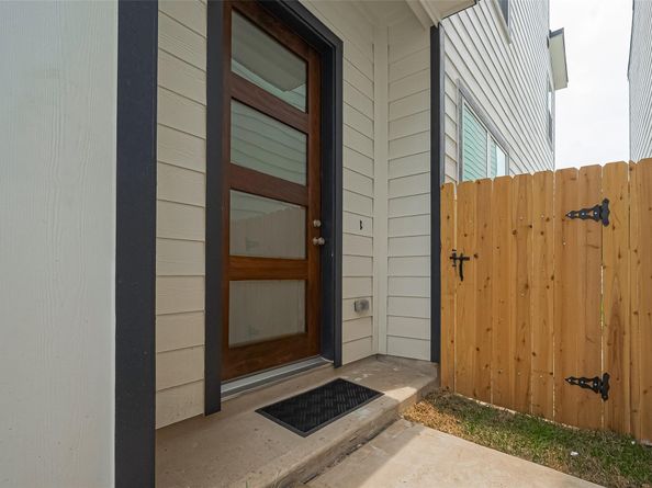 8933 Grovner Place, Houston TX 77055