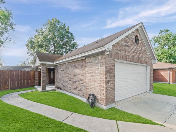 1034 Little Port, Channelview TX 77530