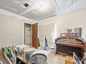 11354 White Gate Lane, Houston TX 77067