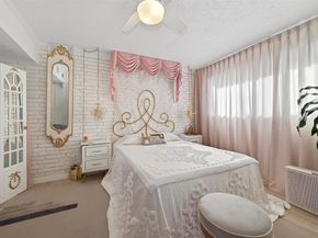 3809 N Braeswood Boulevard 21, Houston TX 77025