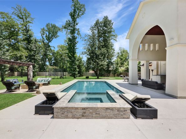 27311 Shady Hills Landing Lane, Spring TX 77386