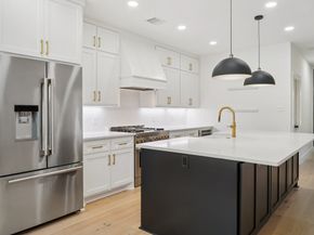 7 Clearbend Place, The Woodlands TX 77384