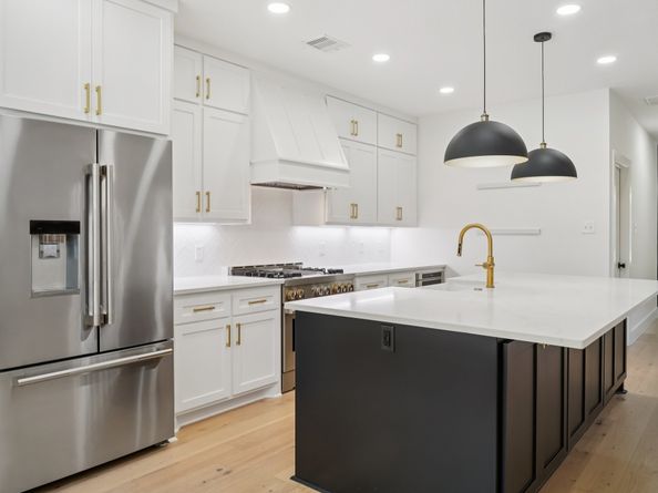 7 Clearbend Place, The Woodlands TX 77384