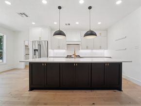 7 Clearbend Place, The Woodlands TX 77384