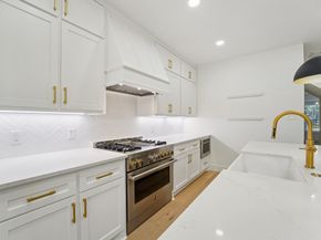 7 Clearbend Place, The Woodlands TX 77384