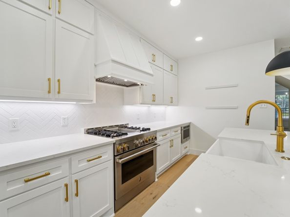 7 Clearbend Place, The Woodlands TX 77384