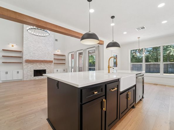 7 Clearbend Place, The Woodlands TX 77384